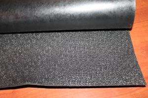 Резина 470*510 (толщина 2,5) рисунок червячок цвет черный