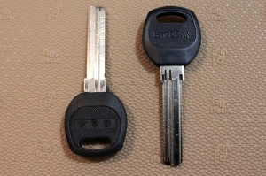 Заготовка для ключей SANJIN plastic (вертик.) c выборкой