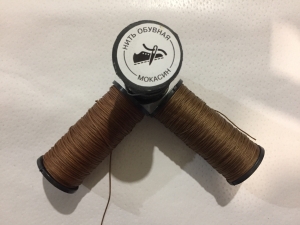 нитка вощенная мокасин т.0,8 цвет коричневый ( 70 метров )