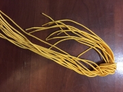 Шнурки тонкие 70 см желтые